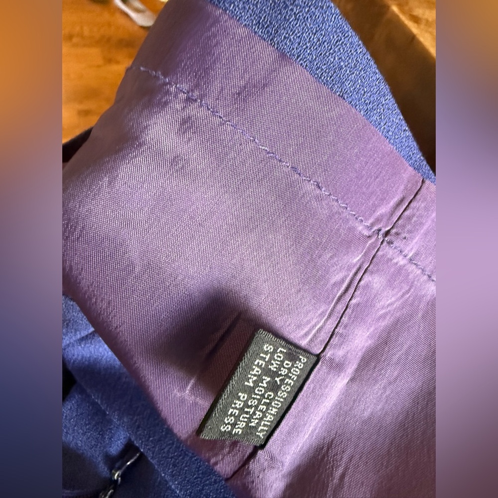 Linda Allard Ellen Tracy. Purple Crepe Wool Pencil Skirt. Size 10. - Picture 10 of 11